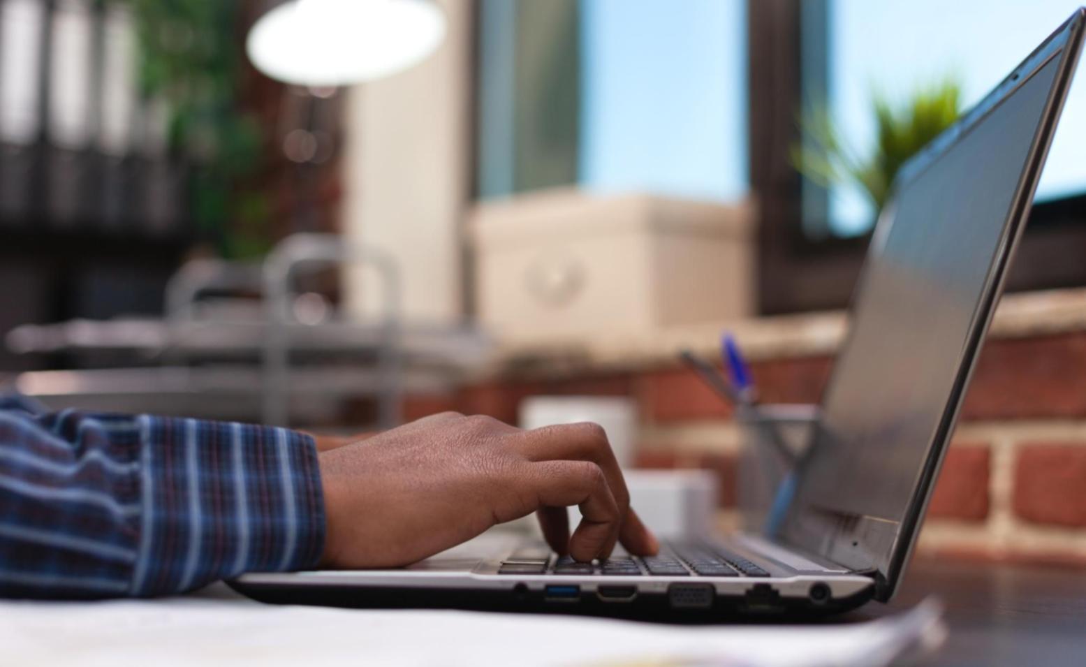 Sesión de trabajo con cliente en las oficinas de xenovaripqta